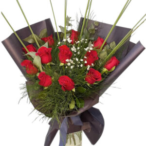 Ramo con 12 rosas importadas