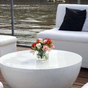 Centro de Mesa - Florero cuadrado con Alstroemerias