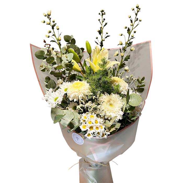 Ramo premium con flores de estacion blancas